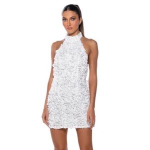 TREAT ME WELL TEXTURED MINI DRESS IN WHITE- LIKE NEW
